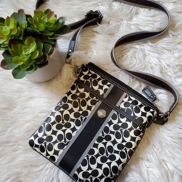 Coach Handbags - Coach Crossbody Purse